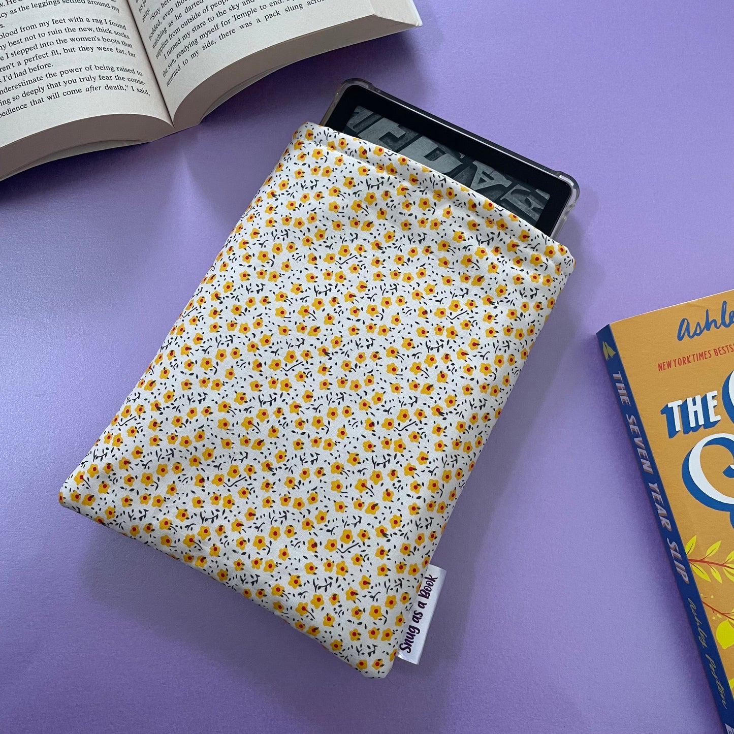 Tiny Flowers Kindle Sleeve