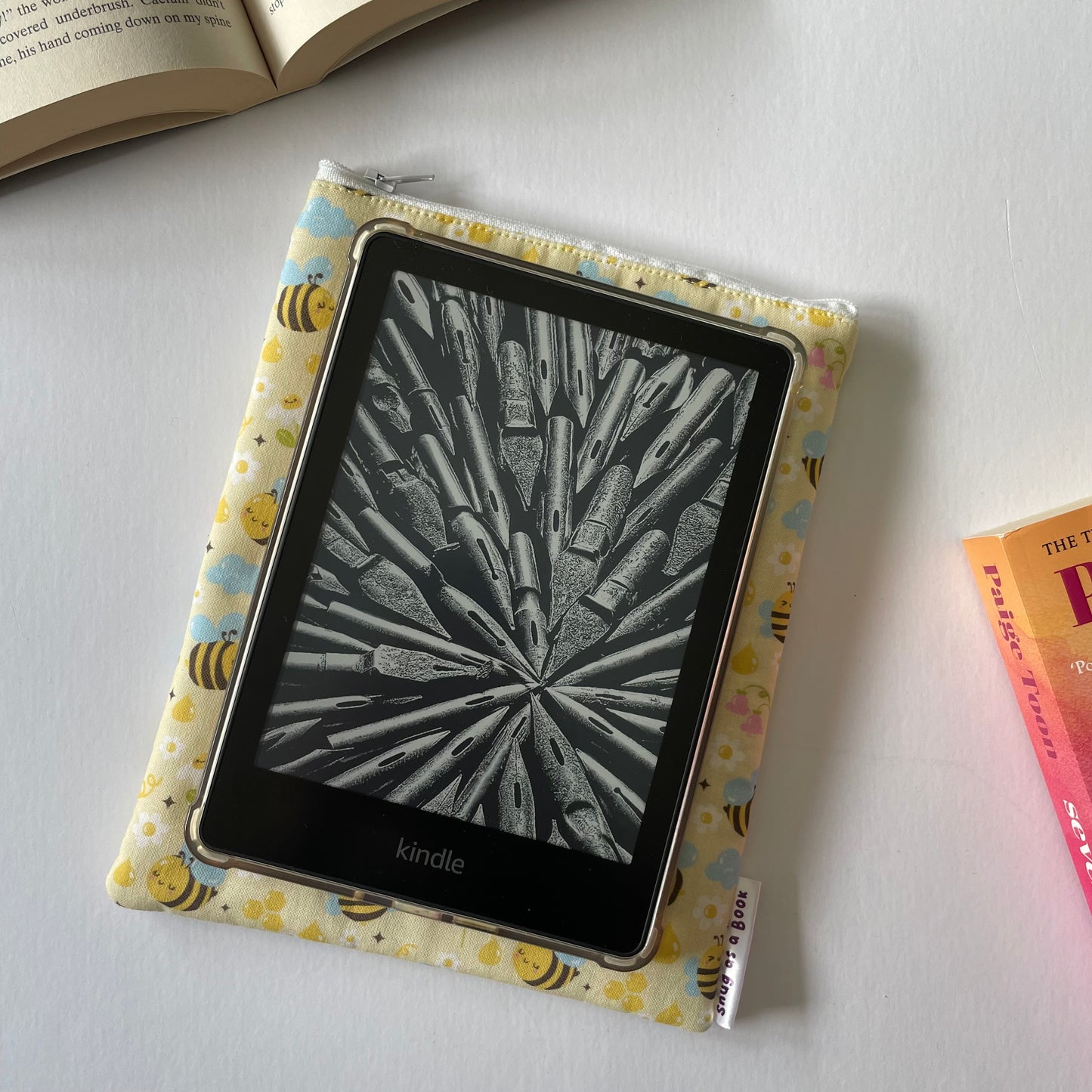 Bee Kindle Sleeve