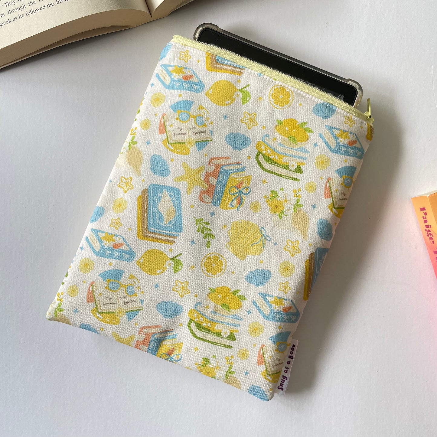 Summer Reading Kindle Sleeve