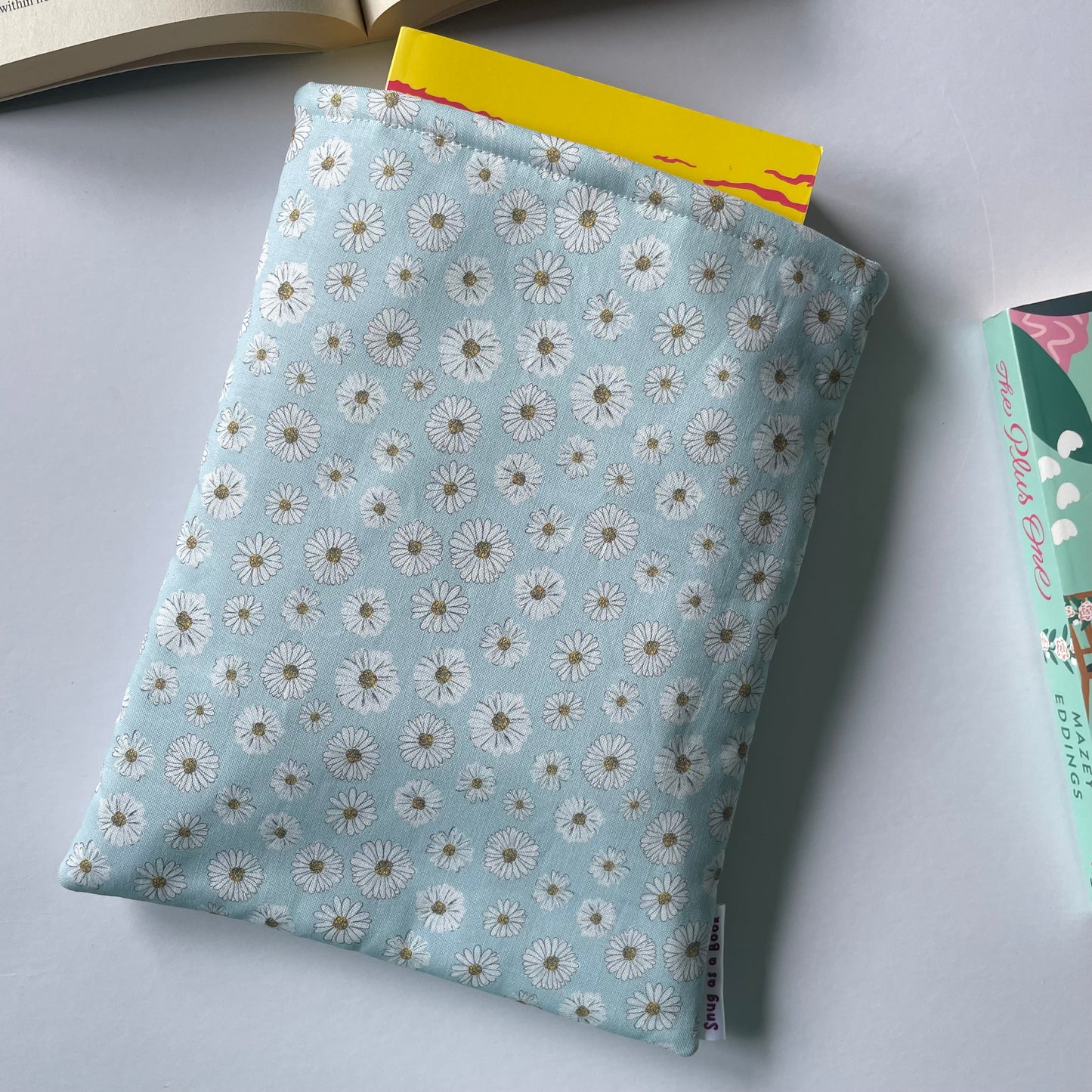 Daisy Book Sleeve