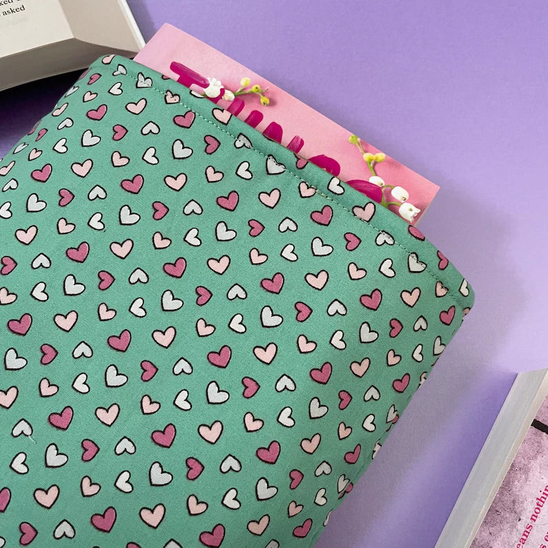 Green Heart Print Book Sleeve